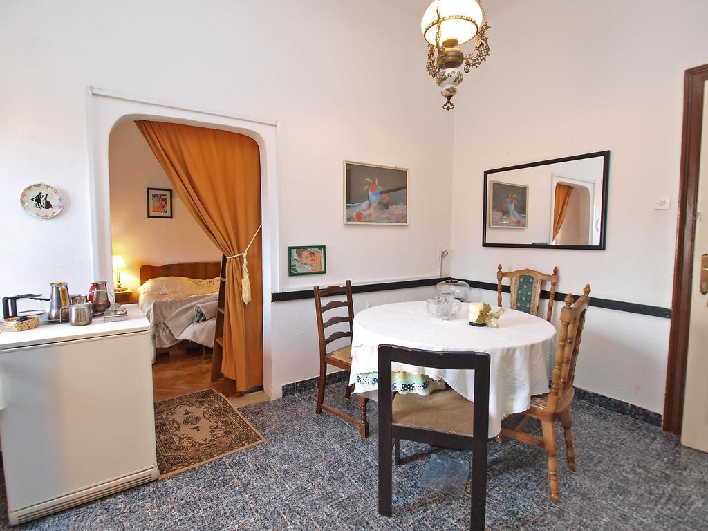 Apartments By The Sea 1050 Ровинь Экстерьер фото