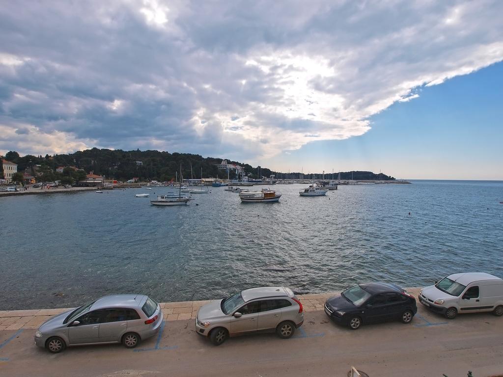 Apartments By The Sea 1050 Ровинь Экстерьер фото