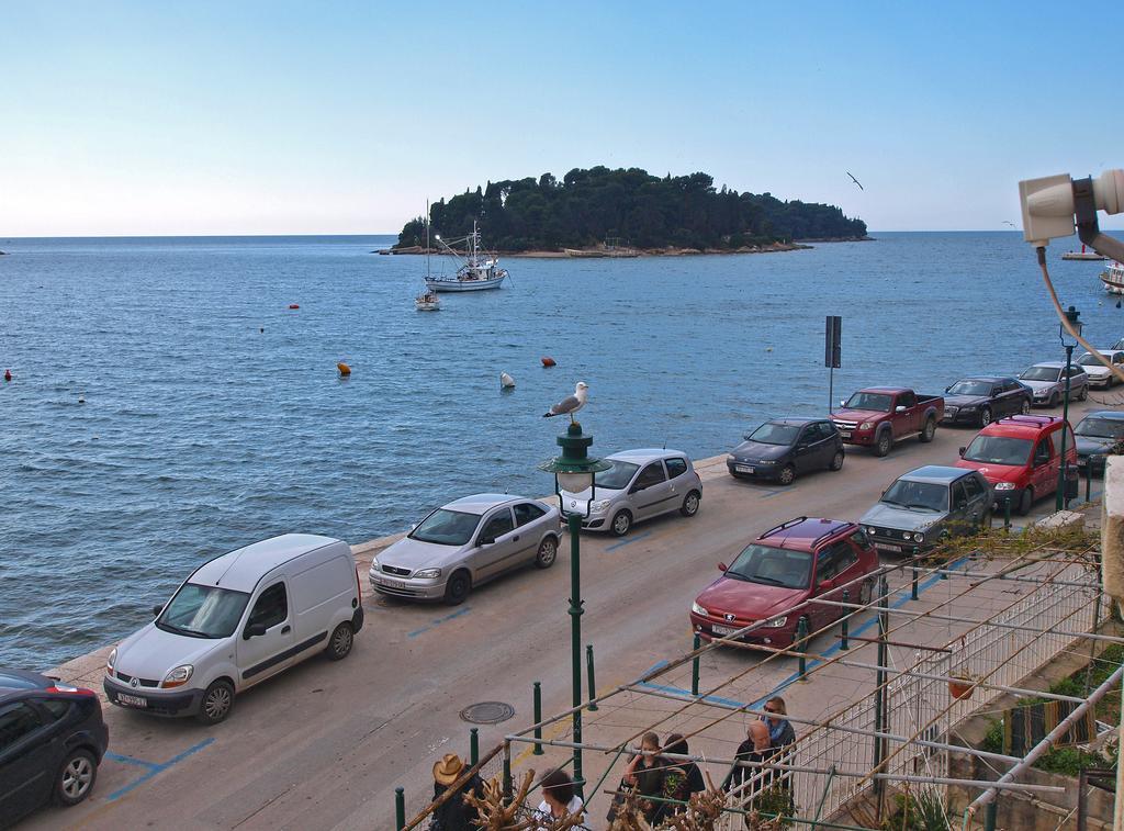 Apartments By The Sea 1050 Ровинь Экстерьер фото